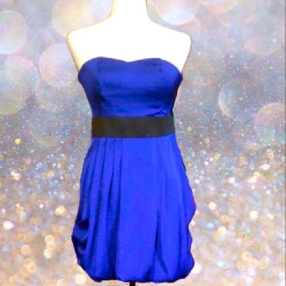Blue strapless H&M 6 dress with decorative black waist belt